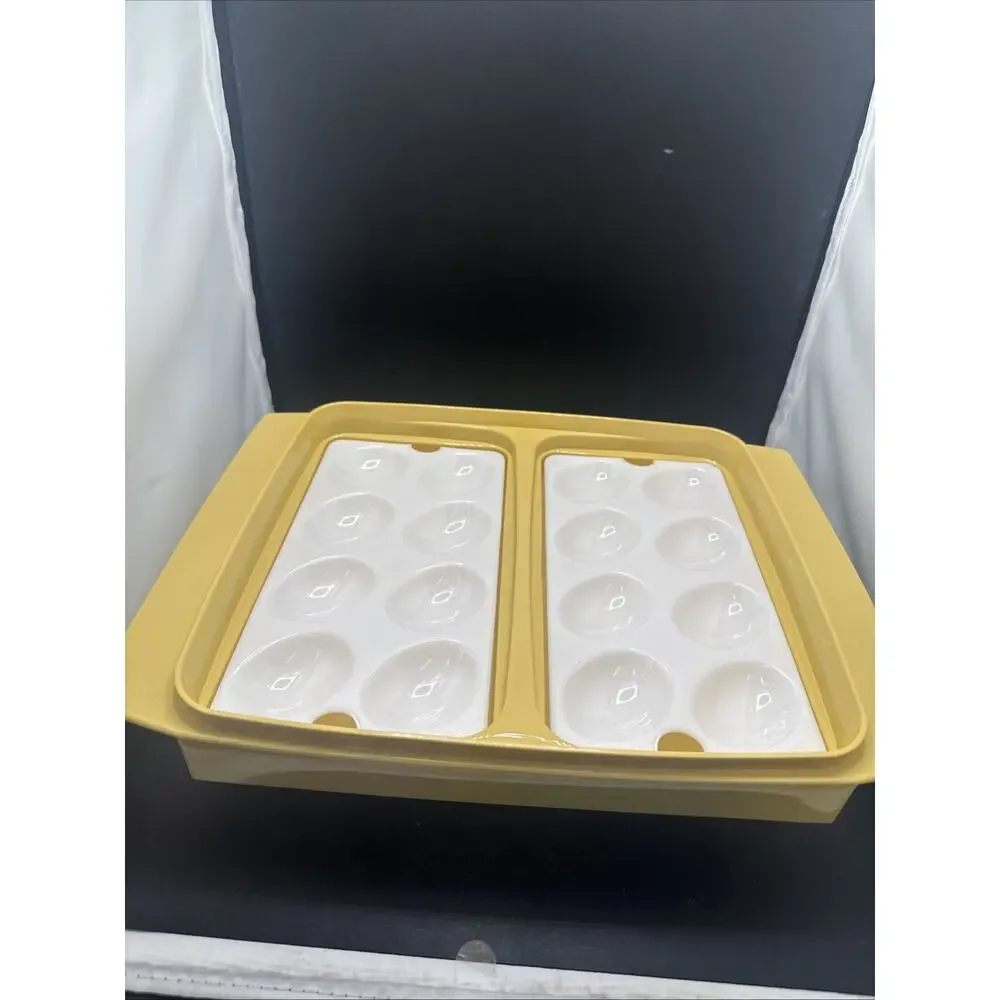 Vintage Tupperware Deviled Egg Keeper Carrier Tray Container Harvest Gold 723